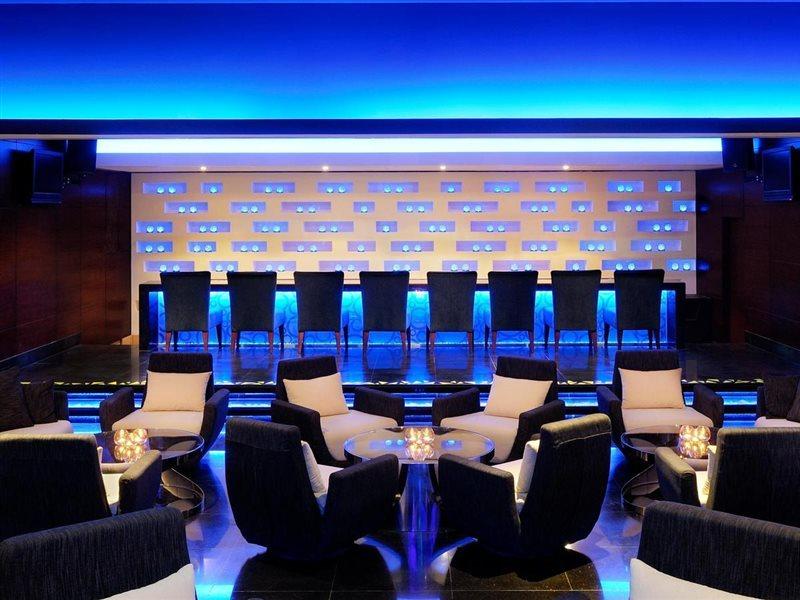 Asiana Hotel Dubai Bagian luar foto The interior of the nightclub