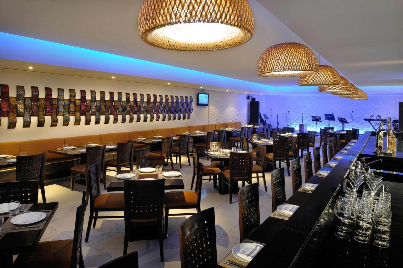 Asiana Hotel Dubai Bagian luar foto The interior of the restaurant