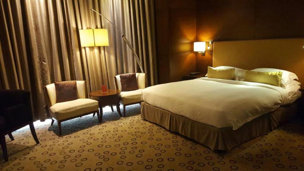 Asiana Hotel Dubai Bagian luar foto A room at the hotel