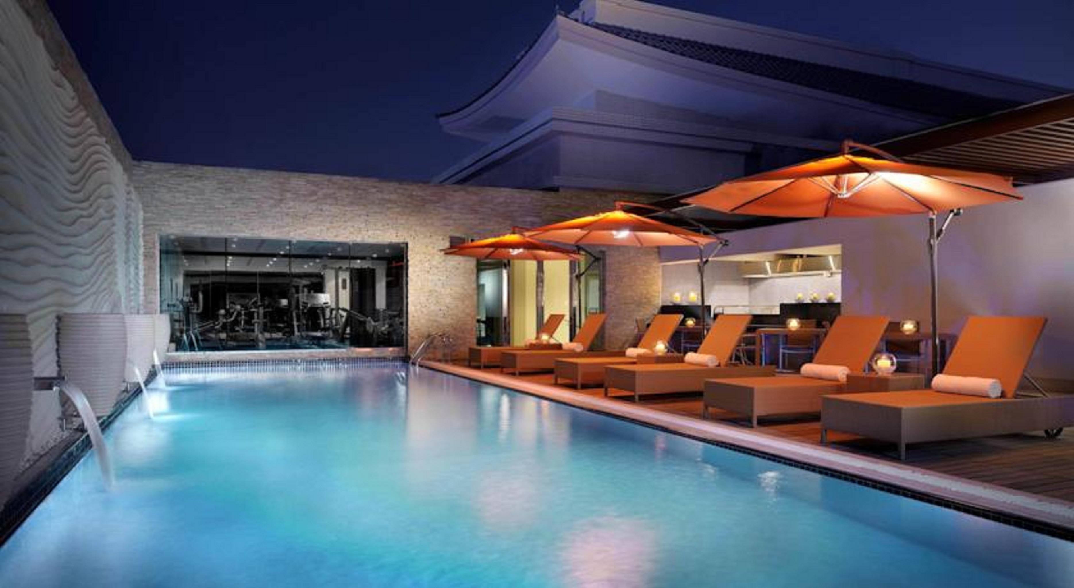 Asiana Hotel Dubai Bagian luar foto The pool at the W Bangkok
