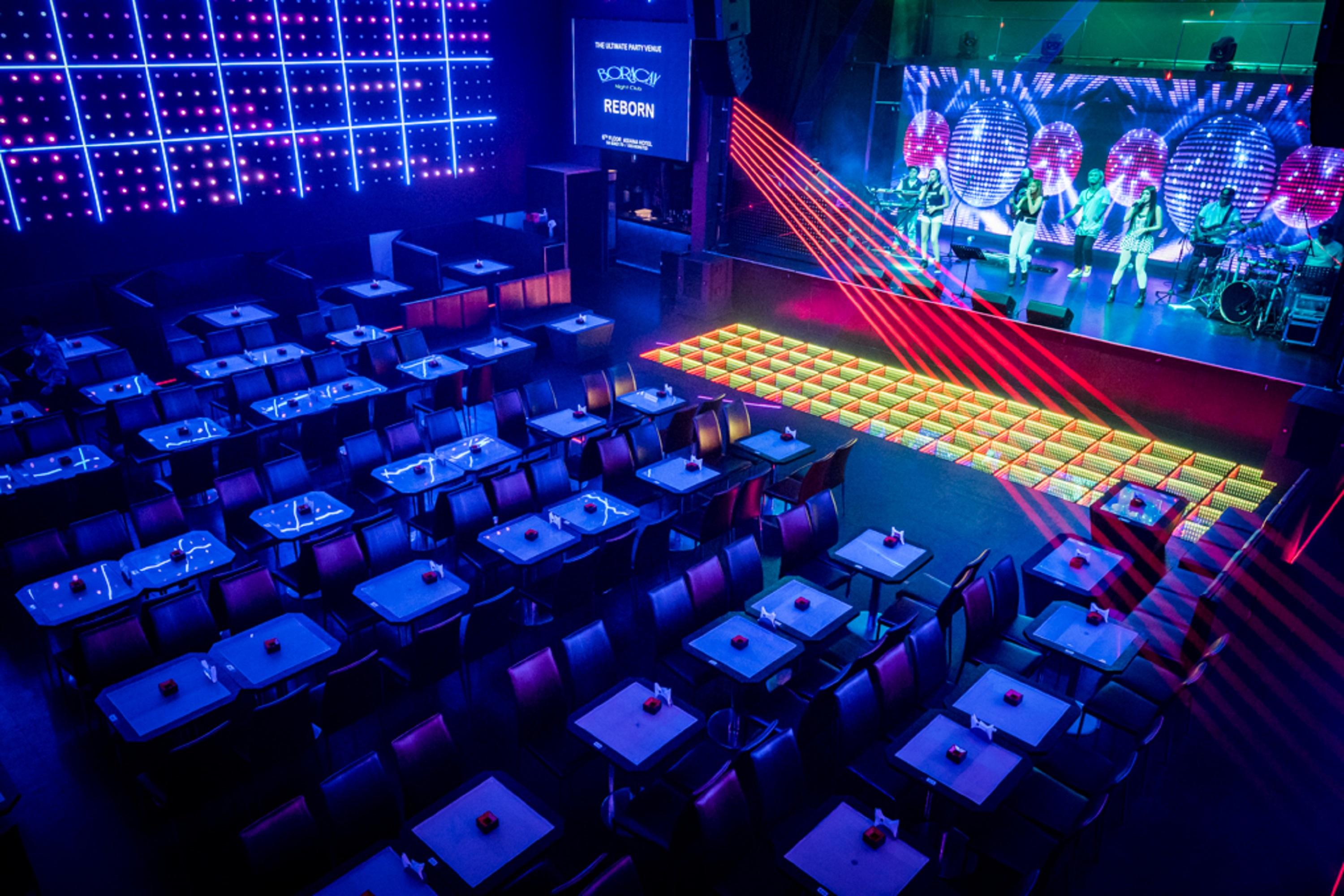 Asiana Hotel Dubai Bagian luar foto Interior of the nightclub