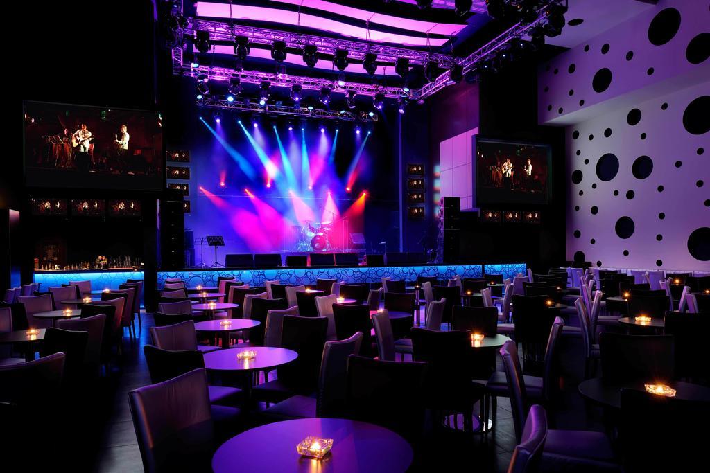 Asiana Hotel Dubai Bagian luar foto The interior of the nightclub